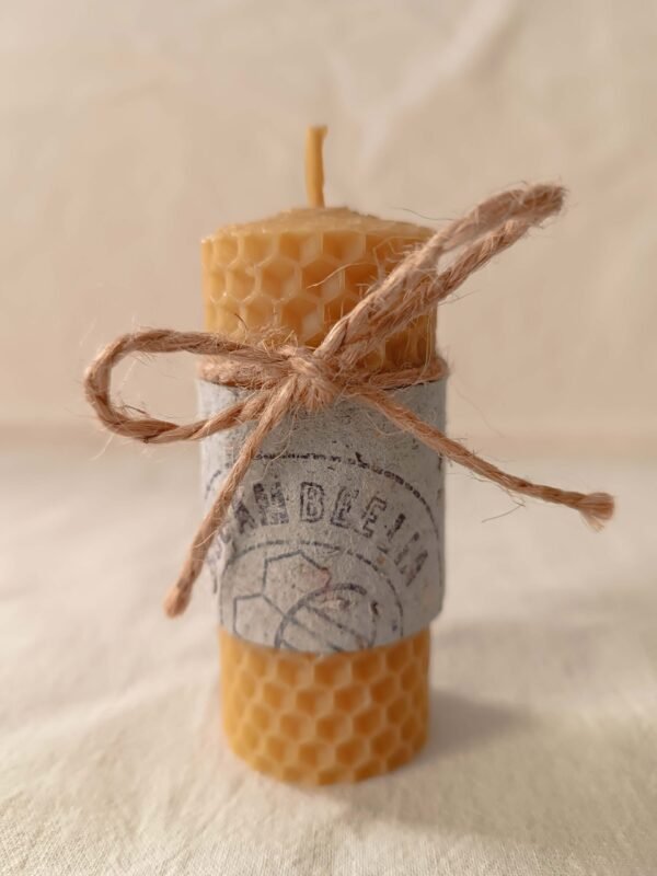 Vela de Cera de abeja pura. Vela de miel Bugambeelia. Con papel artesanal y yute. Mediana