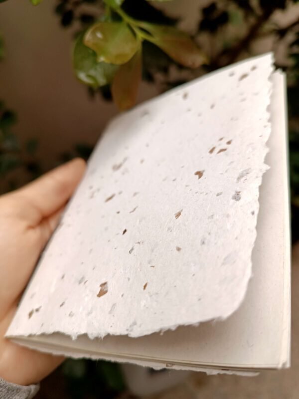 1749182816543 (1) Libreta Sencilla de Papel Reciclado (Tamaño A6)