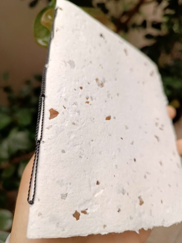 1749182816561 (1) Libreta Sencilla de Papel Reciclado (Tamaño A6)